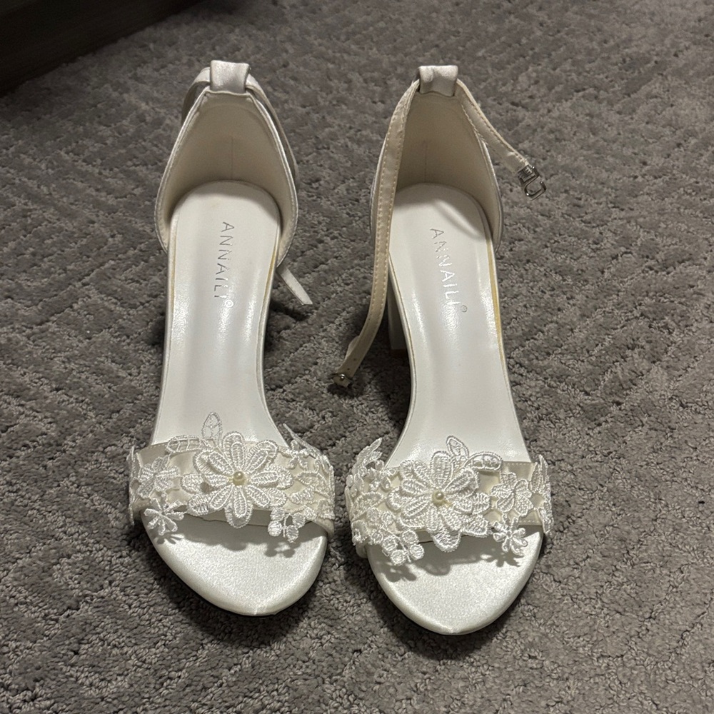 Valia Ivory Floral Lace Heels